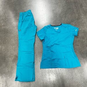 Women's Cyan Blue Pants & Top Scrubs Set / Healthcare / Small Top & Small Bottom